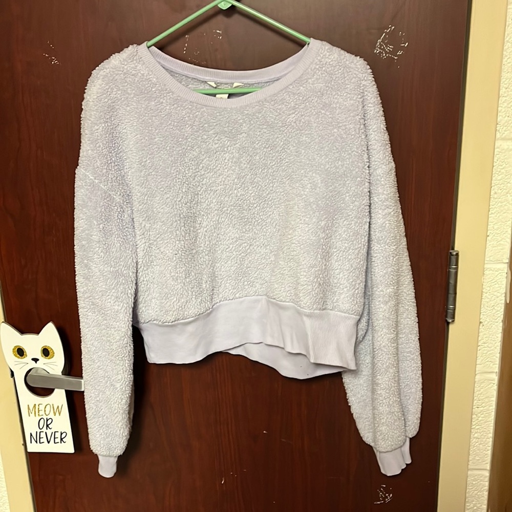 Arizona crop sweater. Color: Lavender. Size:XL